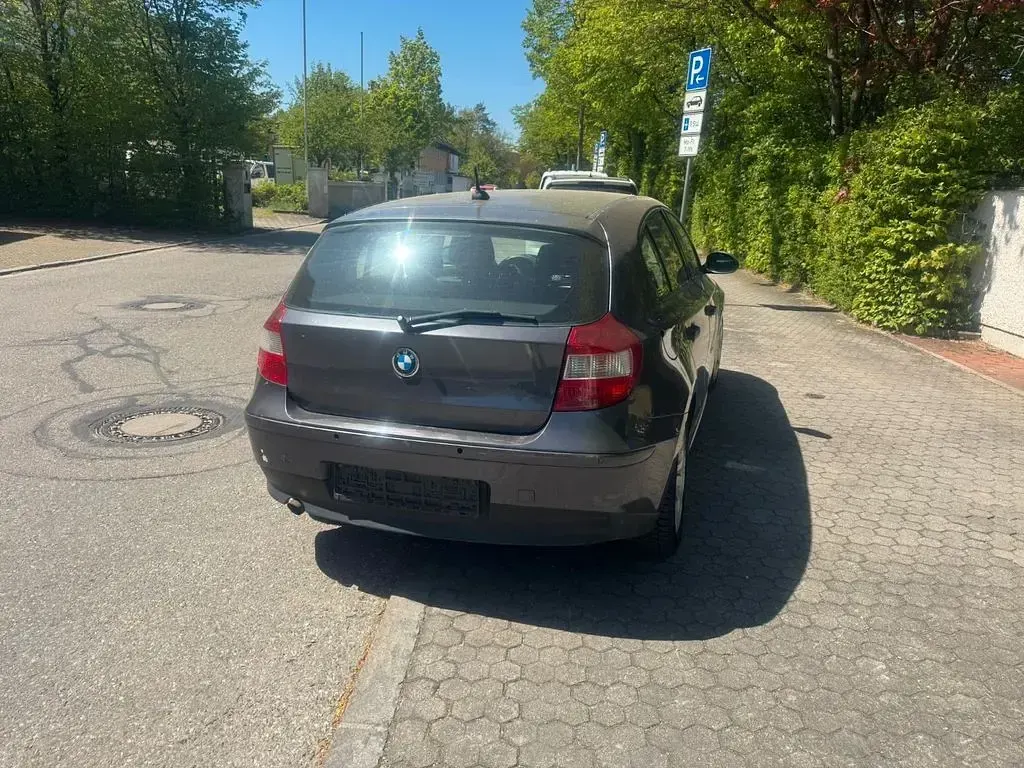 Gebraucht BMW 118 129 PS (94 kW) 2005 Grau Kleinwagen