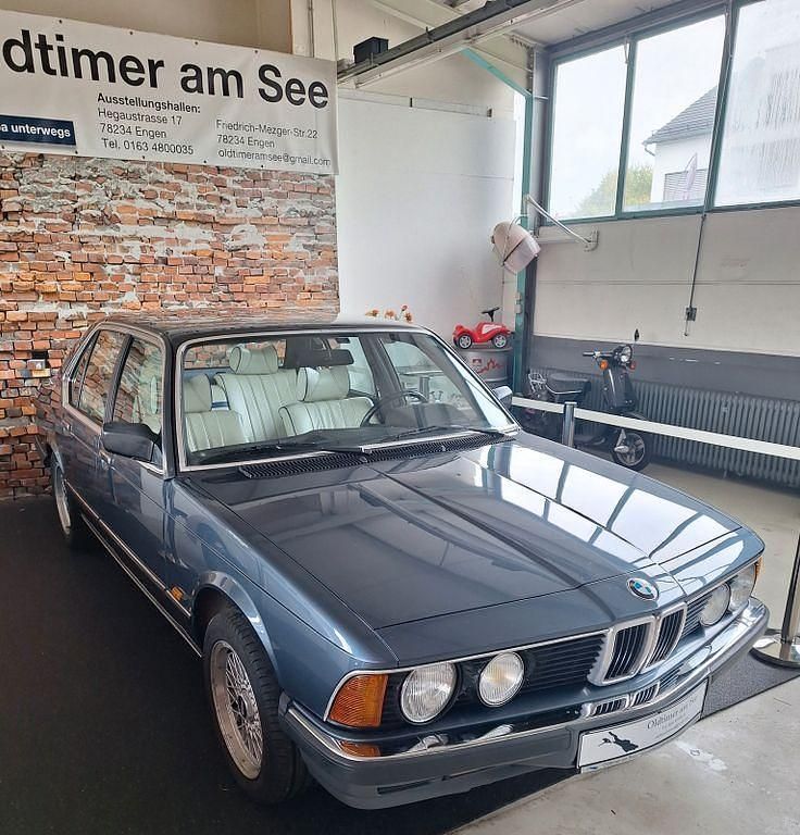 Gebraucht BMW 745 252 PS (185 kW) 1986 Blau Limousine