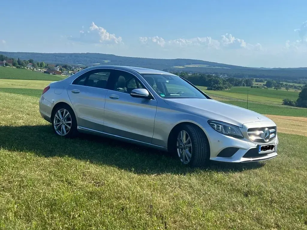 Gebraucht Mercedes C220 194 PS (142 kW) 2019 Silber Limousine