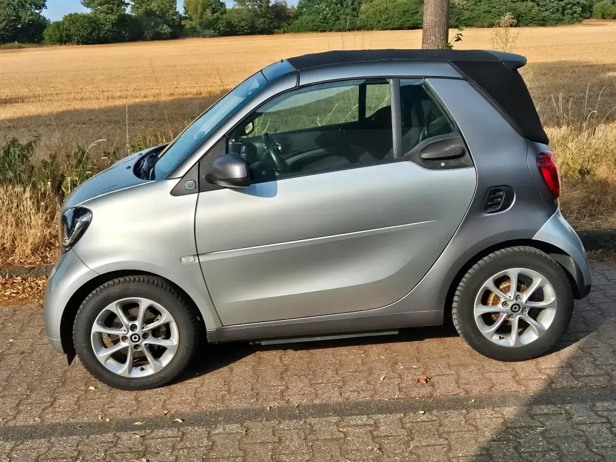 Gebraucht Smart ForTwo Electric Drive 41 kW (56 PS) 2019 Silber Cabrio