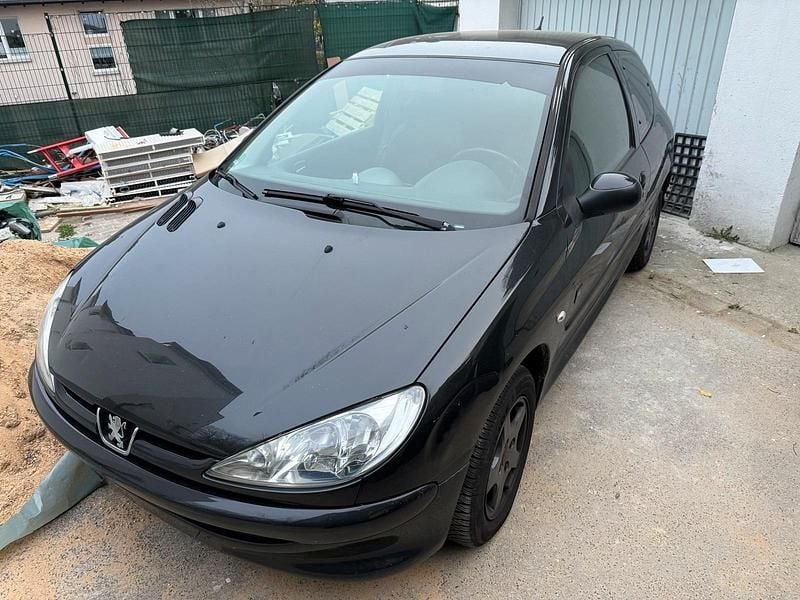 Gebraucht Peugeot 206 75 PS (55 kW) 2009 Schwarz Kleinwagen
