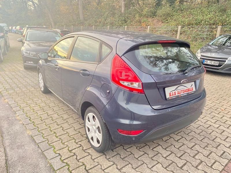 Gebraucht Ford Fiesta Champions Edition 82 PS (60 kW) 2012 Grau Kleinwagen