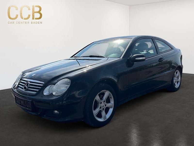 Gebraucht Mercedes C220 150 PS (110 kW) 2007 Obsidianschwarz Coupé