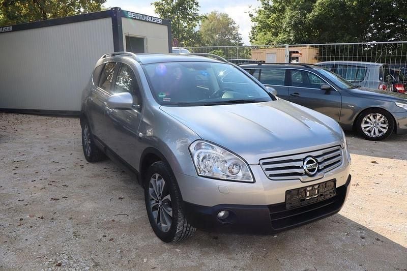Silber Gebraucht 2009 Nissan Qashqai +2 Tekna SUV | 8.299 € (Fairer Preis) - Bild 1/4