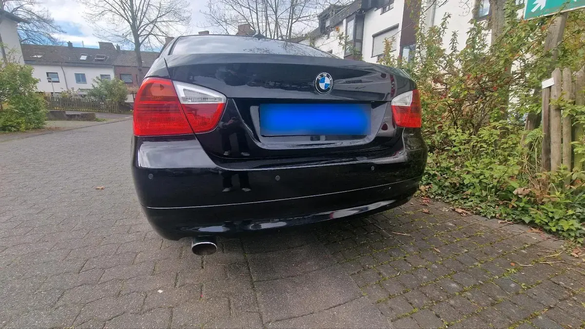 Gebraucht BMW 320 150 PS (110 kW) 2006 Schwarz Limousine