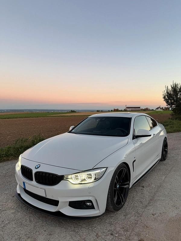 Weiß Gebraucht 2014 BMW 435 M Sport Coupé | 29.999 € (Etwas zu teuer) - Bild 1/4