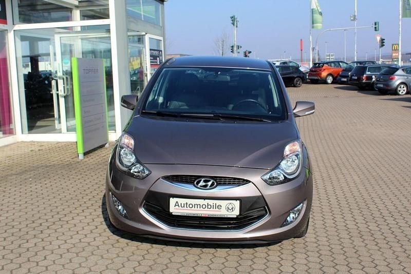 Gebraucht Hyundai ix20 Edition 125 PS (91 kW) 2014 Grau Kleinwagen