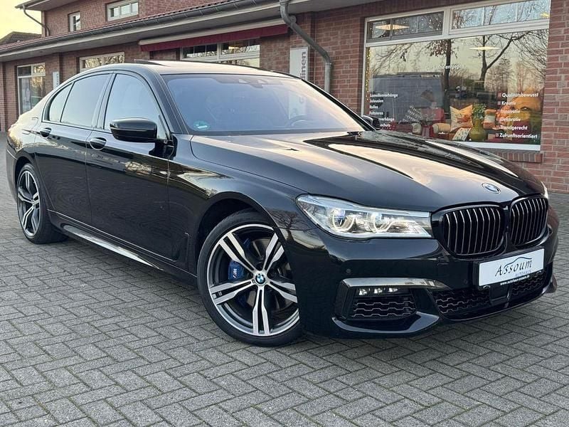 Schwarz Gebraucht 2018 BMW 750 M Sport Limousine | 37.999 € (Fairer Preis) - Bild 1/4