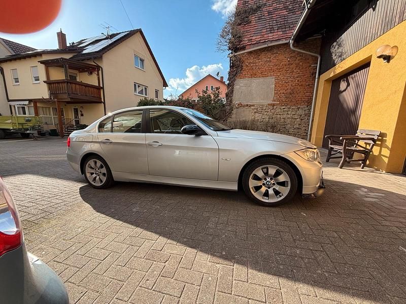 Gebraucht BMW 330 258 PS (189 kW) 2006 Silber Limousine