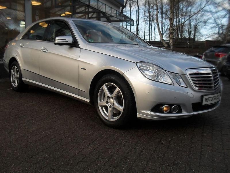 Gebraucht Mercedes E200 184 PS (135 kW) 2009 Silber Limousine