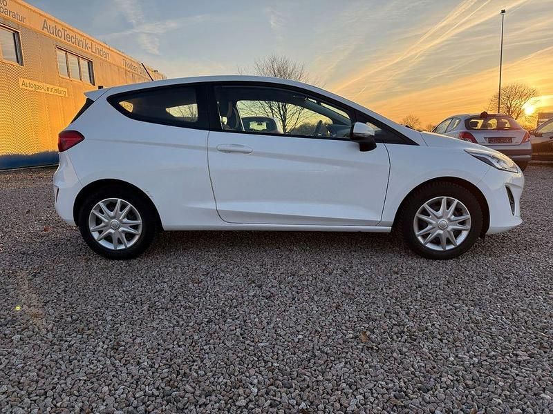 Gebraucht Ford Fiesta Trend 75 PS (55 kW) 2020 Weiß Kleinwagen