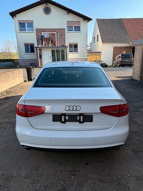 Gebraucht Audi A4 245 PS (180 kW) 2012 Weiß Limousine