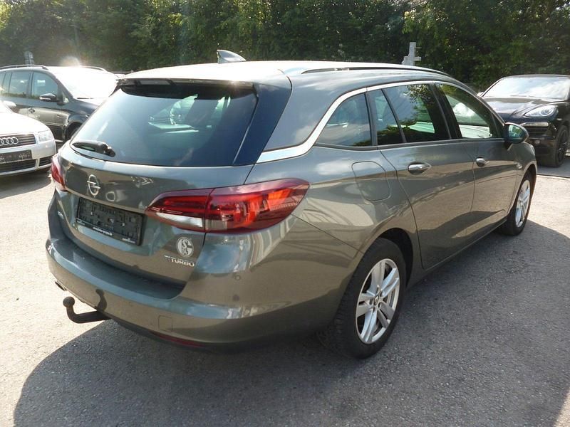 Gebraucht Opel Astra Innovation 160 PS (117 kW) 2017 Grau Kombi