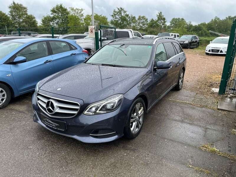 Gebraucht Mercedes E350 252 PS (185 kW) 2013 Blau Kombi