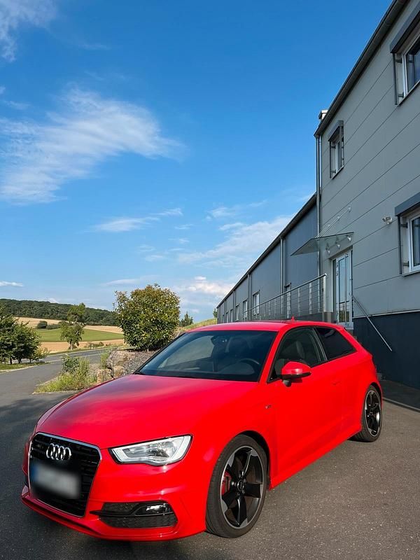 Rot Gebraucht 2012 Audi A3 S-Line Coupé | 8.990 € (Guter Preis) - Bild 1/4