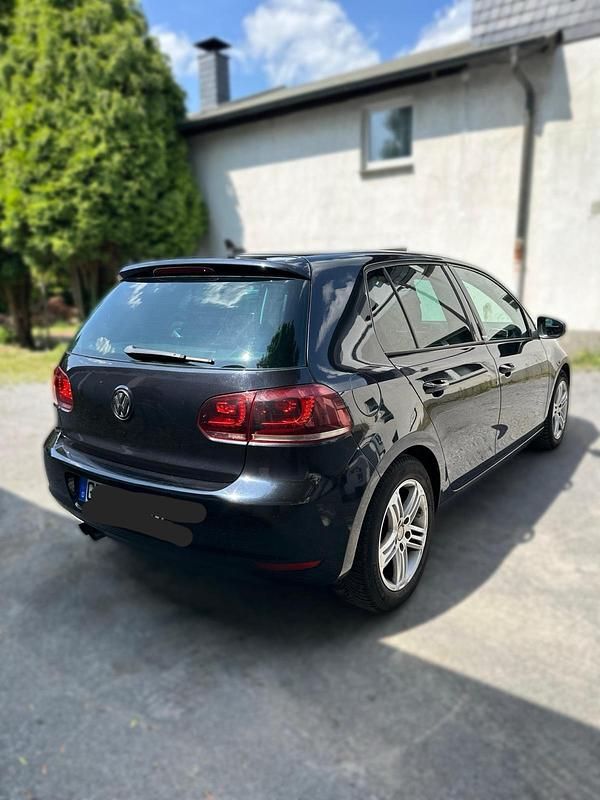 Gebraucht VW Golf VI Style 125 PS (91 kW) 2012 Schwarz Kleinwagen