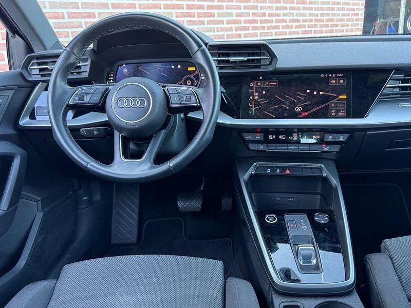 Gebraucht Audi A3 Business 110 PS (80 kW) 2021 Grau Limousine