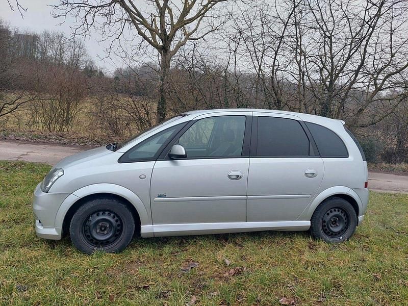 Silber Gebraucht 2008 Opel Meriva OPC Van / Kleinbus | 4.750 € - Bild 1/4