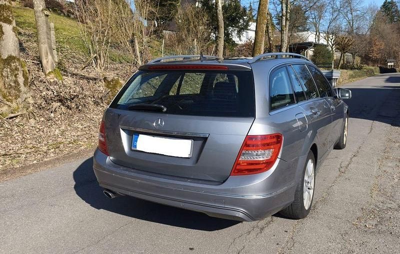 Gebraucht Mercedes C220 170 PS (125 kW) 2012 Grau Limousine