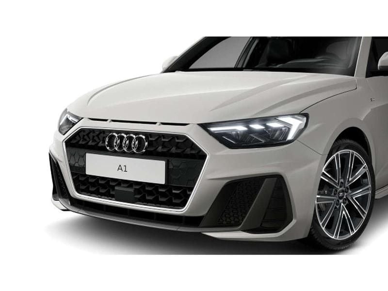 Gebraucht Audi A1 S-Line 95 PS (69 kW) 2023 Cortinaweiß SUV