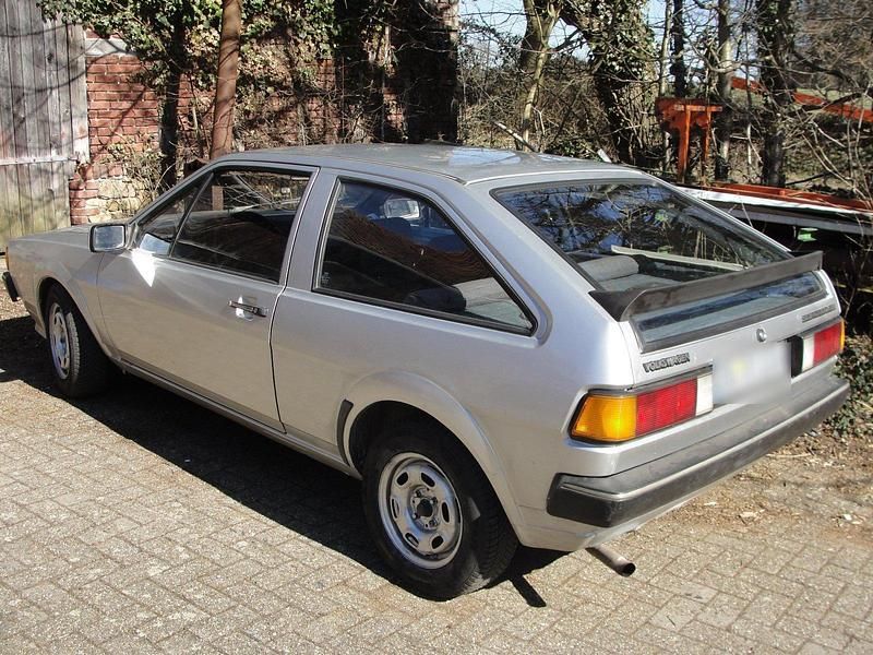 Second-hand VW Scirocco 112 CP (82 kW) 1983 Argintiu Coupe