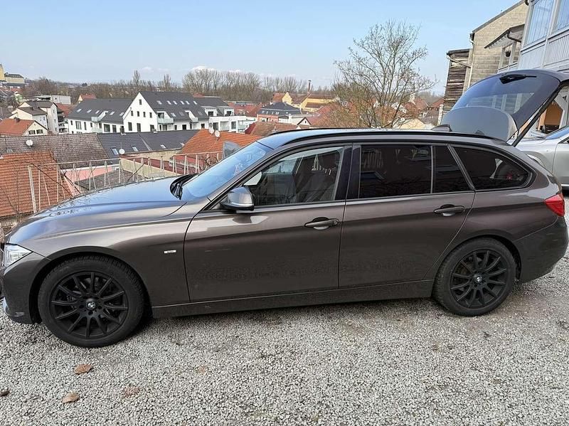 Gebraucht BMW 320 184 PS (135 kW) 2012 Kombi