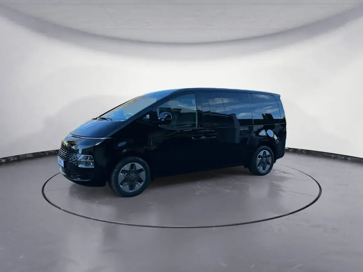 Gebraucht Hyundai Staria Prime 224 PS (164 kW) 2025 Schwarz Van / Kleinbus