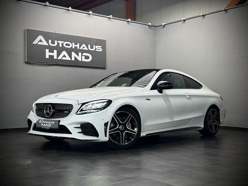 Weiß Gebraucht 2019 Mercedes C180 AMG Coupé | 25.699 € (Superpreis) - Bild 1/4