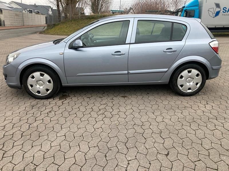 Gebraucht Opel Astra 101 PS (74 kW) 2007 Blau Kleinwagen
