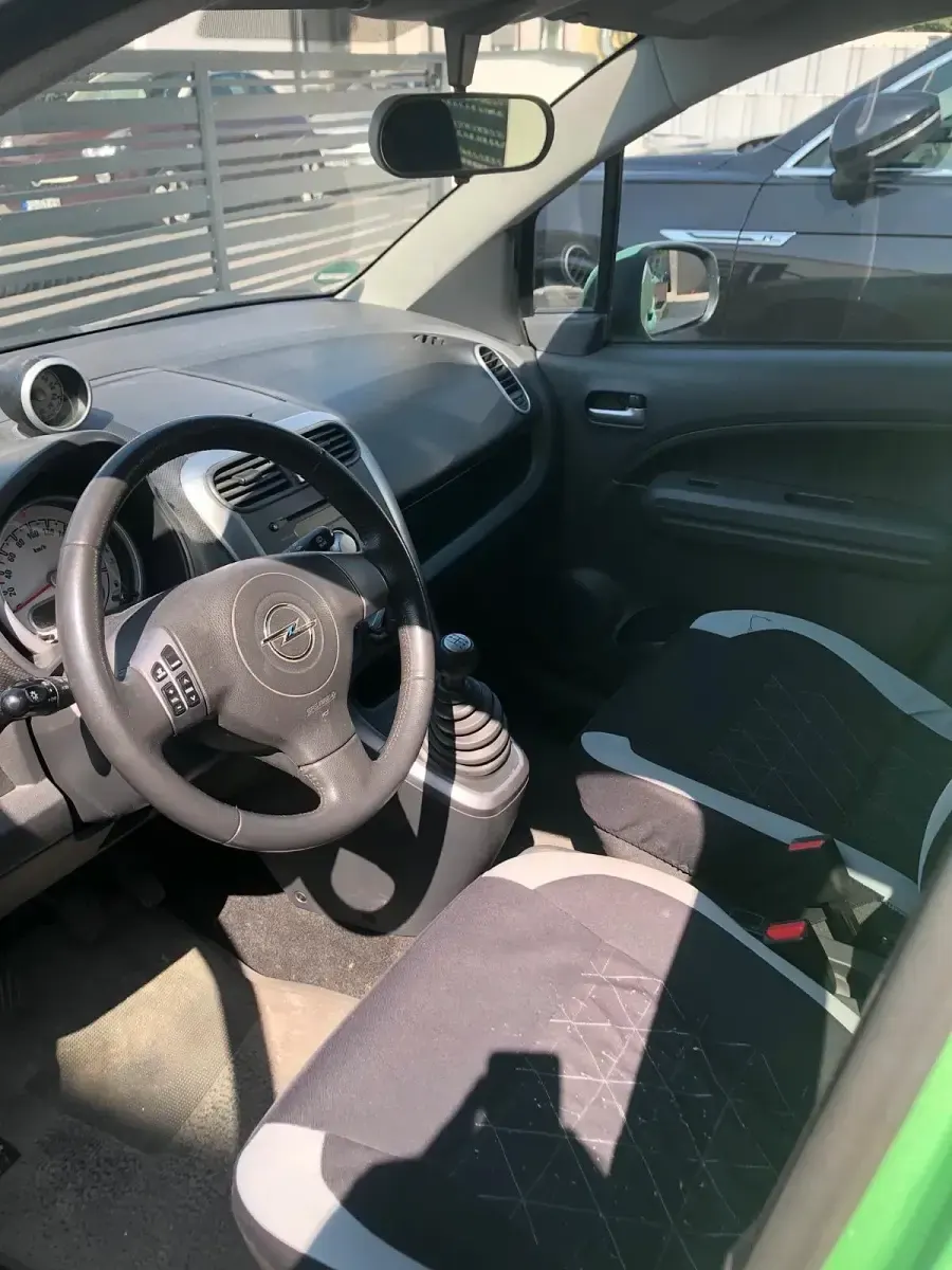 Gebraucht Opel Agila 65 PS (47 kW) 2008 Grün Kleinwagen