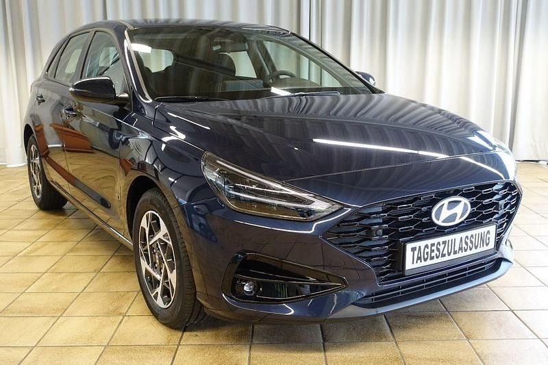 Blau Neu 2025 Hyundai i30 GO! Limousine | 20.980 € (Guter Preis) - Bild 1/4