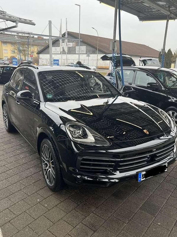 Schwarz Gebraucht 2022 Porsche Cayenne Platinum Edition SUV | 78.888 € (Superpreis) - Bild 1/4