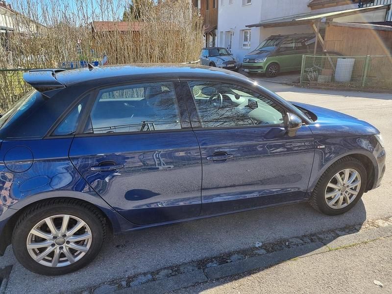 Gebraucht Audi A1 Sport 95 PS (69 kW) 2018 Blau Kleinwagen