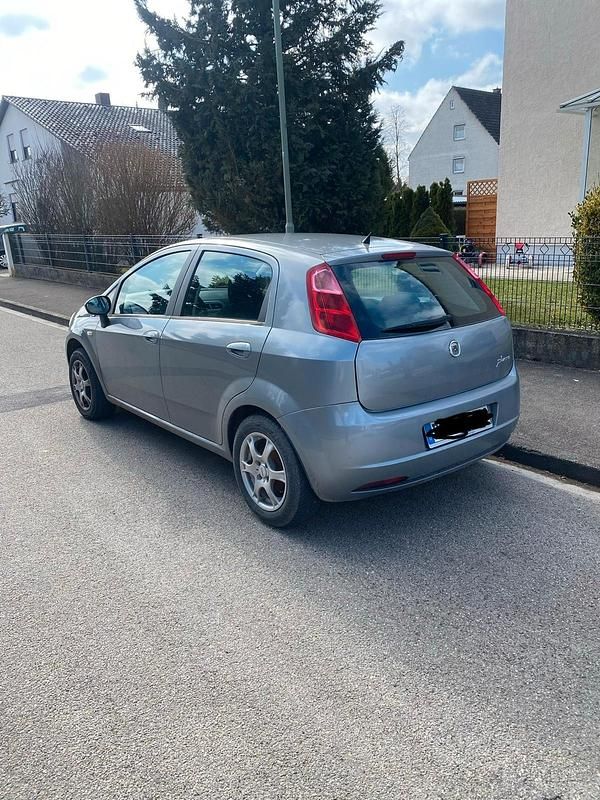 Gebraucht Fiat Punto 77 PS (56 kW) 2009 Grau Kleinwagen