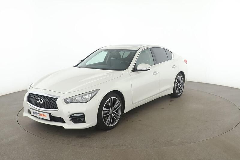 Weiß Gebraucht 2016 Infiniti Q50 Sport Tech Limousine | 17.320 € (Teuer) - Bild 1/3