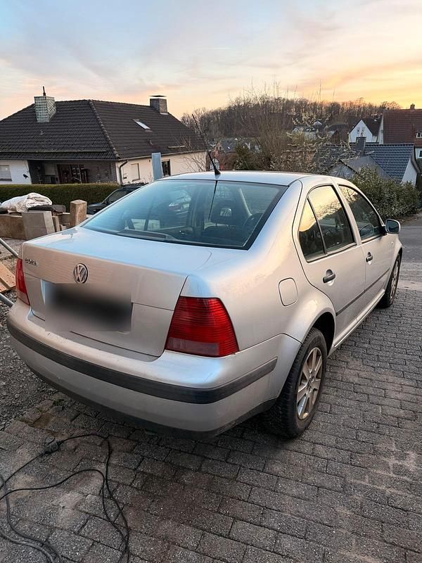 Gebraucht VW Bora 75 PS (55 kW) 2000 Silber Limousine