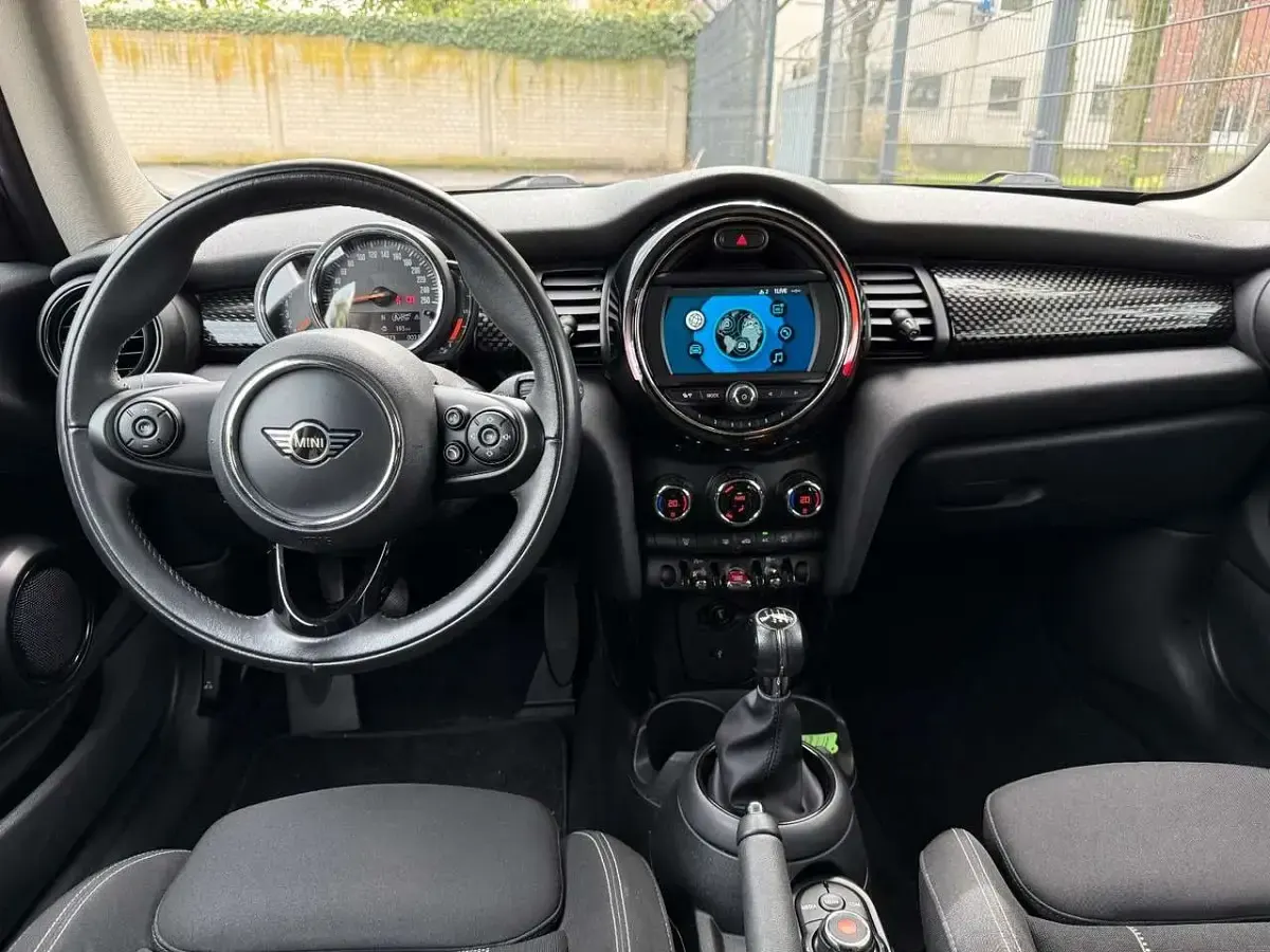 Używany Mini Cooper S 192 KM (141 kW) 2019 Czerwony Hatchback