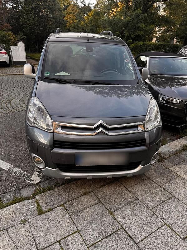 Blau Gebraucht 2011 Citroën Berlingo Van / Kleinbus | 4.999 € (Etwas zu teuer) - Bild 1/4