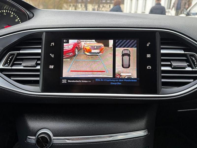 Gebraucht Peugeot 308 Active 131 PS (96 kW) 2019 Blau Limousine