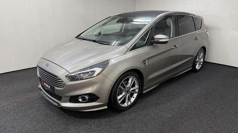 Grau Gebraucht 2016 Ford S-MAX Titanium Van / Kleinbus | 16.900 € (Fairer Preis) - Bild 1/4