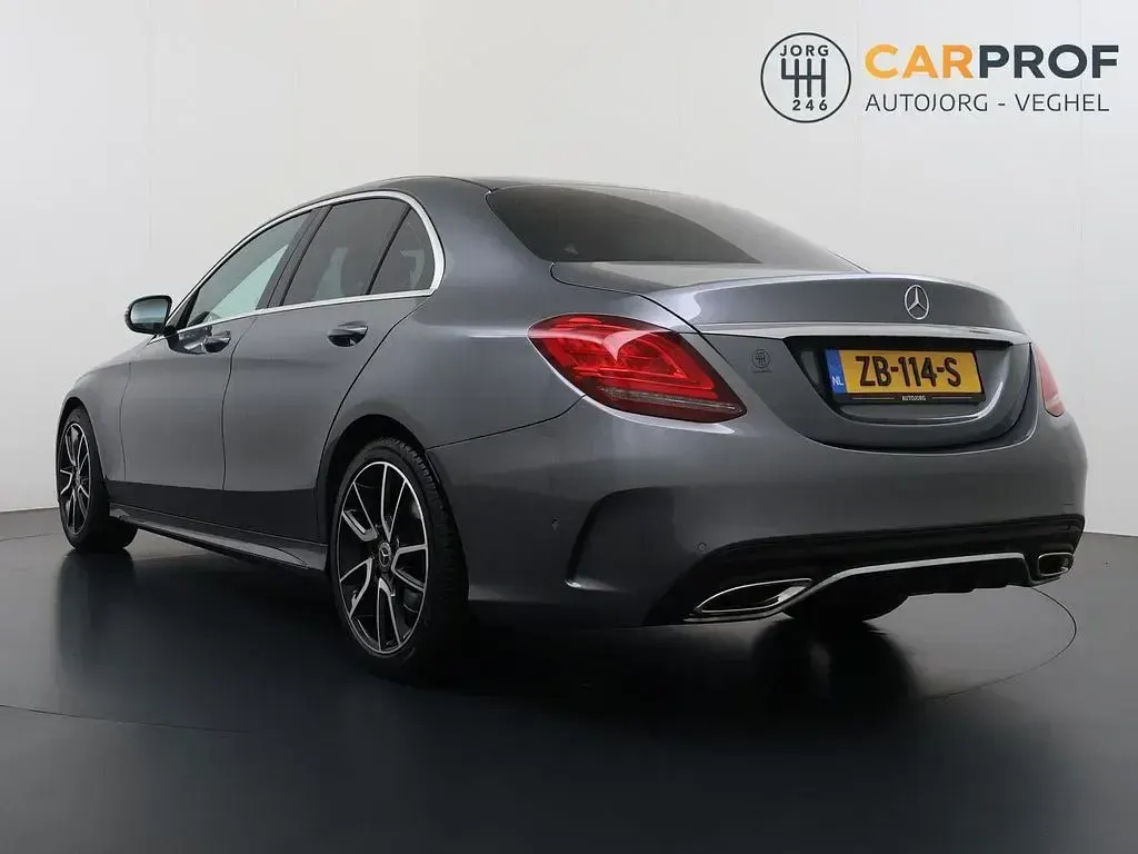 Gebraucht Mercedes C180 Business 156 PS (114 kW) 2019 Grau Limousine