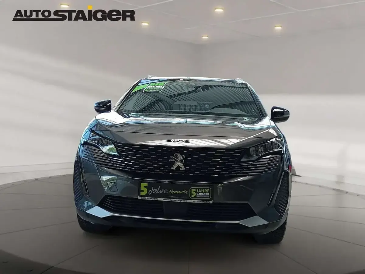 Gebraucht Peugeot 5008 Allure 131 PS (96 kW) 2024 Platinumgraumetallic SUV