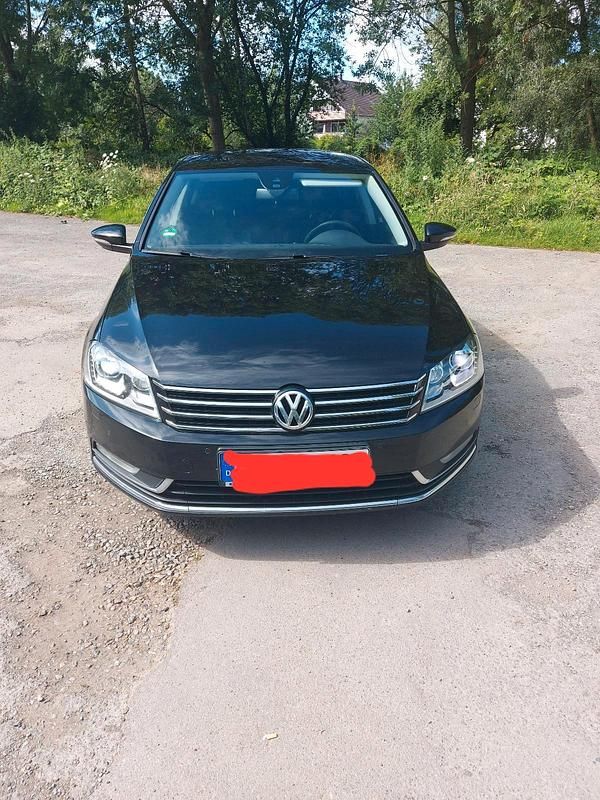 Gebraucht VW Passat Trendline 140 PS (102 kW) 2014 Schwarz Limousine