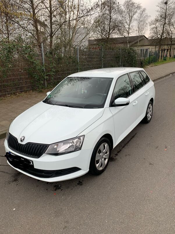 Weiß Gebraucht 2015 Skoda Fabia Kombi | 6.600 € (Fairer Preis) - Bild 1/4