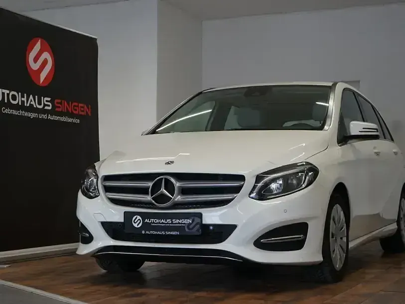 Gebraucht Mercedes B220 Urban 184 PS (135 kW) 2018 Weiß Kleinwagen