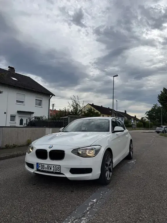 Gebraucht BMW 116 136 PS (100 kW) 2014 Weiß Kleinwagen