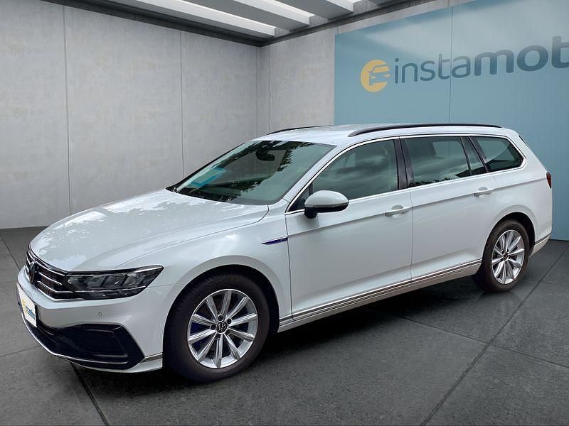 Weiß Gebraucht 2022 VW Passat GTE Kombi | 23.099 € (Superpreis) - Bild 1/4