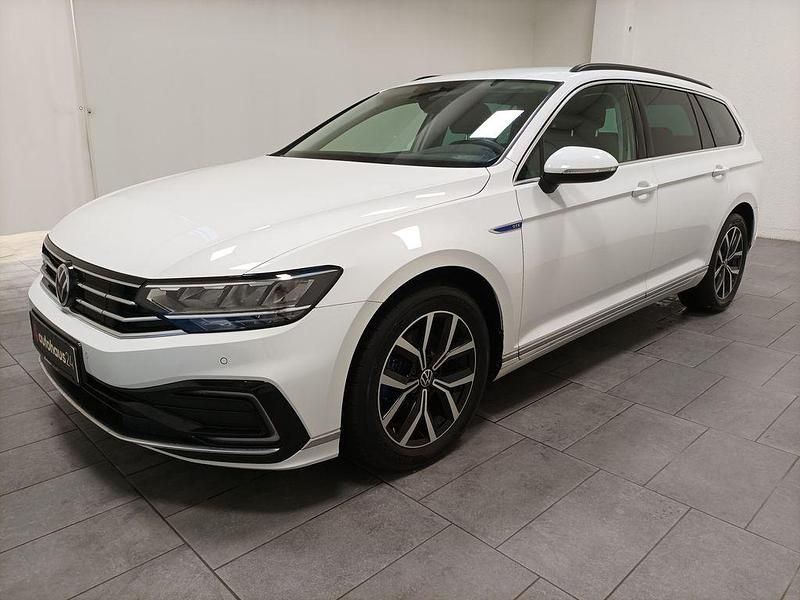 Gebraucht VW Passat 218 PS (160 kW) 2021 Weiß Kombi