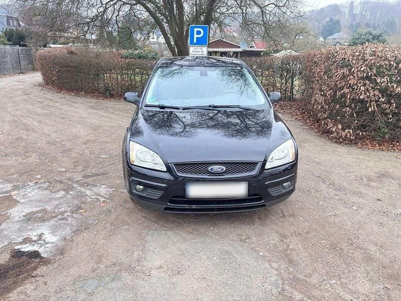 Second-hand Ford Focus 90 CP (66 kW) 2007 Negru Hatchback