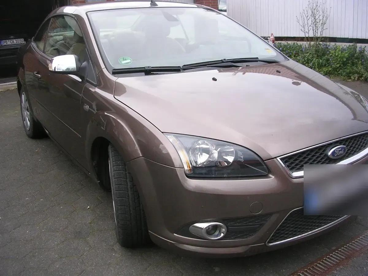 Gebraucht Ford Focus Cabriolet 145 PS (106 kW) 2007 Braun Cabrio